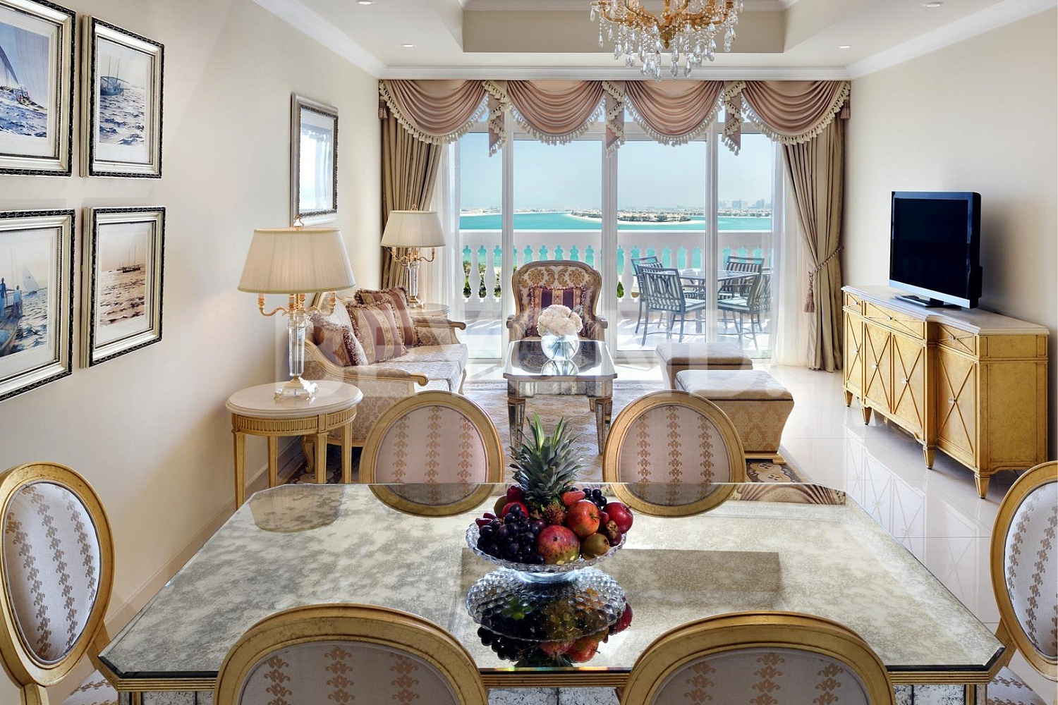 Kempinski Residences - резиденция с видом на Palm Jumeirah и Dubai Marina