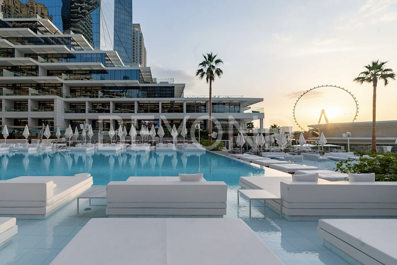 Five Luxe – лимитированная серия премиальных апартаментов на первой линии Персидского залива